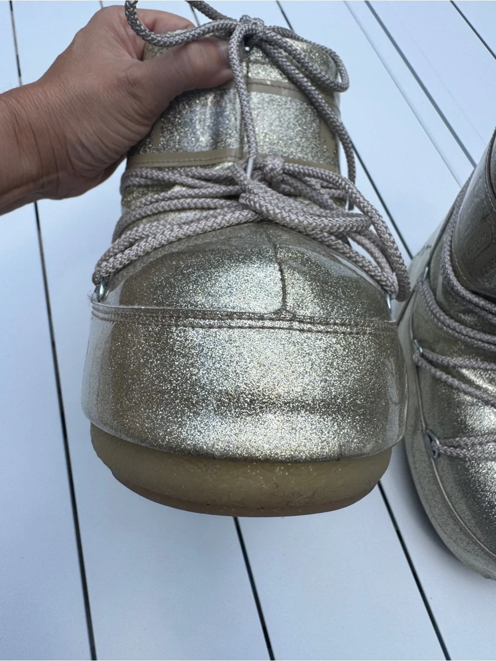 Moon Boot metallic gold